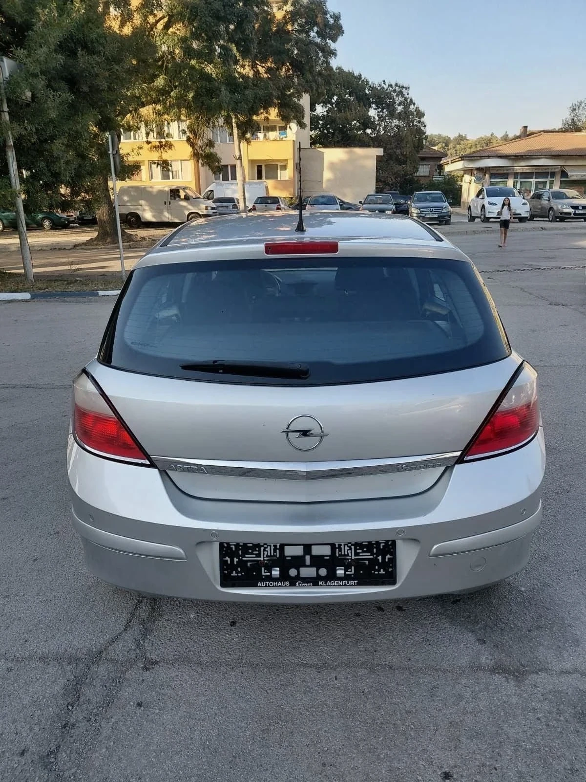 Opel Astra 1.6i, снимка 4 - Автомобили и джипове - 56417672