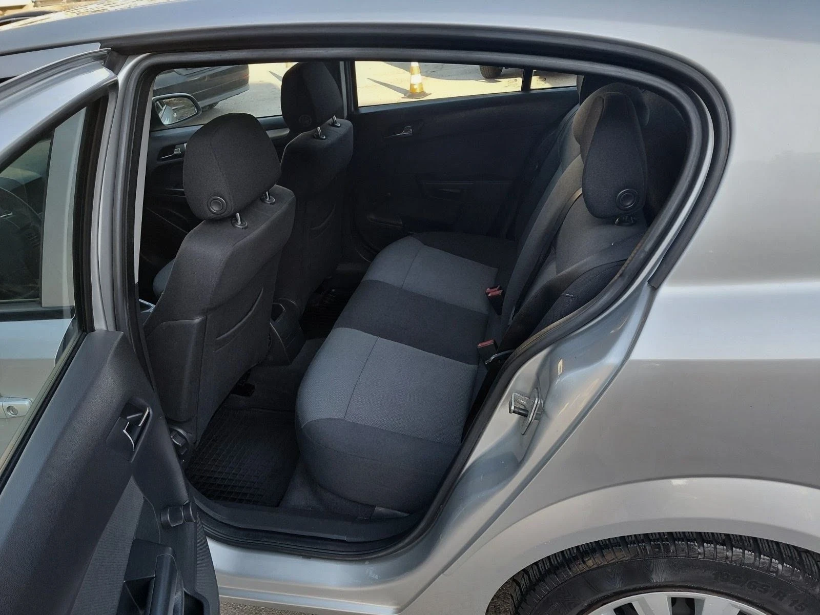 Opel Astra 1.6i, снимка 12 - Автомобили и джипове - 56417672