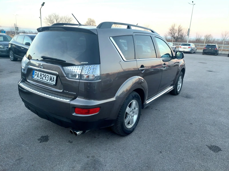 Mitsubishi Outlander 2.2D 7 МЕСТА  FULL, снимка 4 - Автомобили и джипове - 48117801