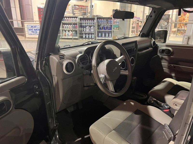 Jeep Wrangler Unlimited Sahara 3.8, снимка 10 - Автомобили и джипове - 51408354