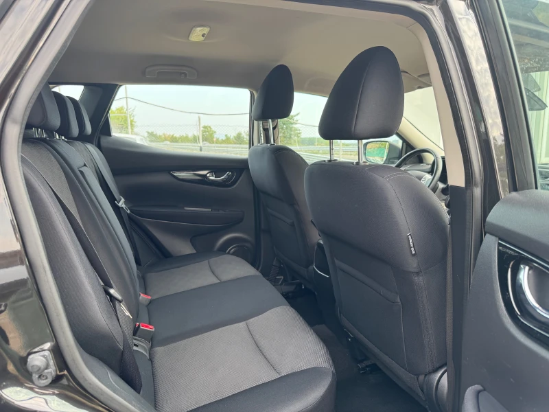 Nissan Qashqai, снимка 13 - Автомобили и джипове - 51702032