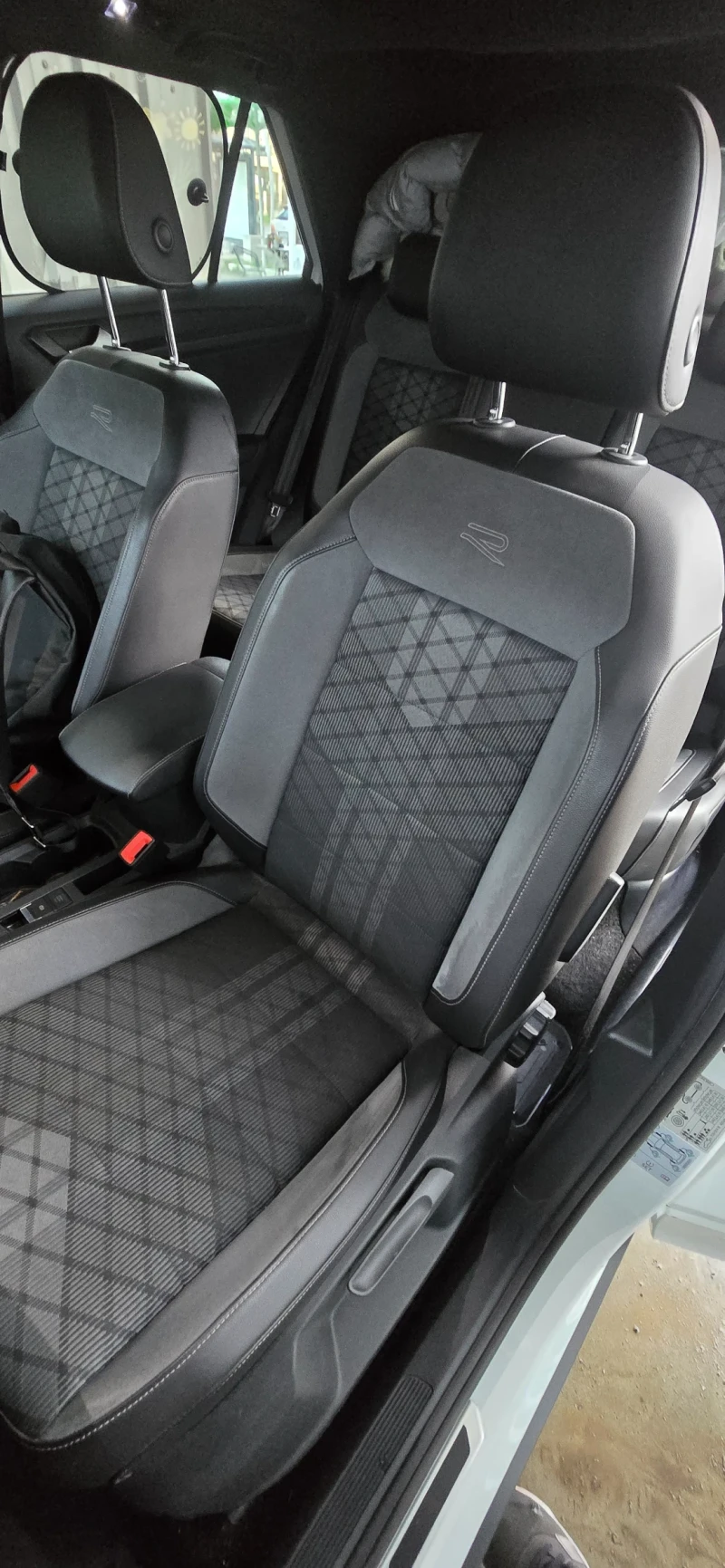 VW T-Roc Rline, снимка 13 - Автомобили и джипове - 52567412