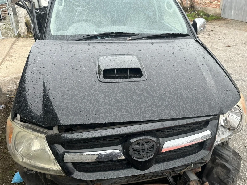 Toyota Hilux 3.0d АВТОМАТ НА ЧАСТИ, снимка 5 - Автомобили и джипове - 52634738