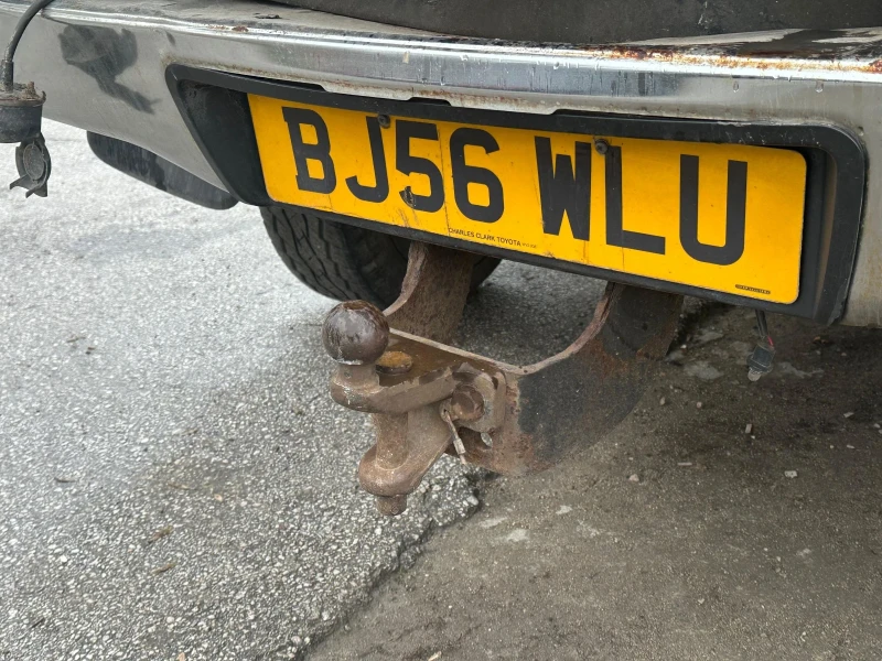 Toyota Hilux 3.0d АВТОМАТ НА ЧАСТИ, снимка 14 - Автомобили и джипове - 52634738