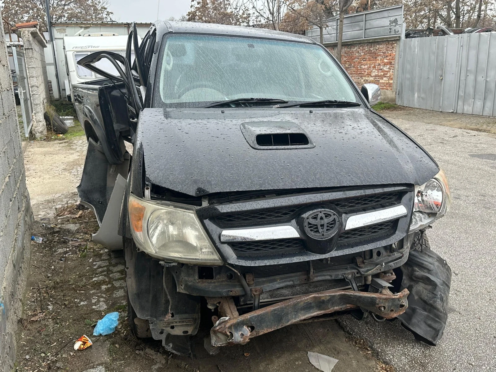 Toyota Hilux 3.0d АВТОМАТ НА ЧАСТИ - изображение 2