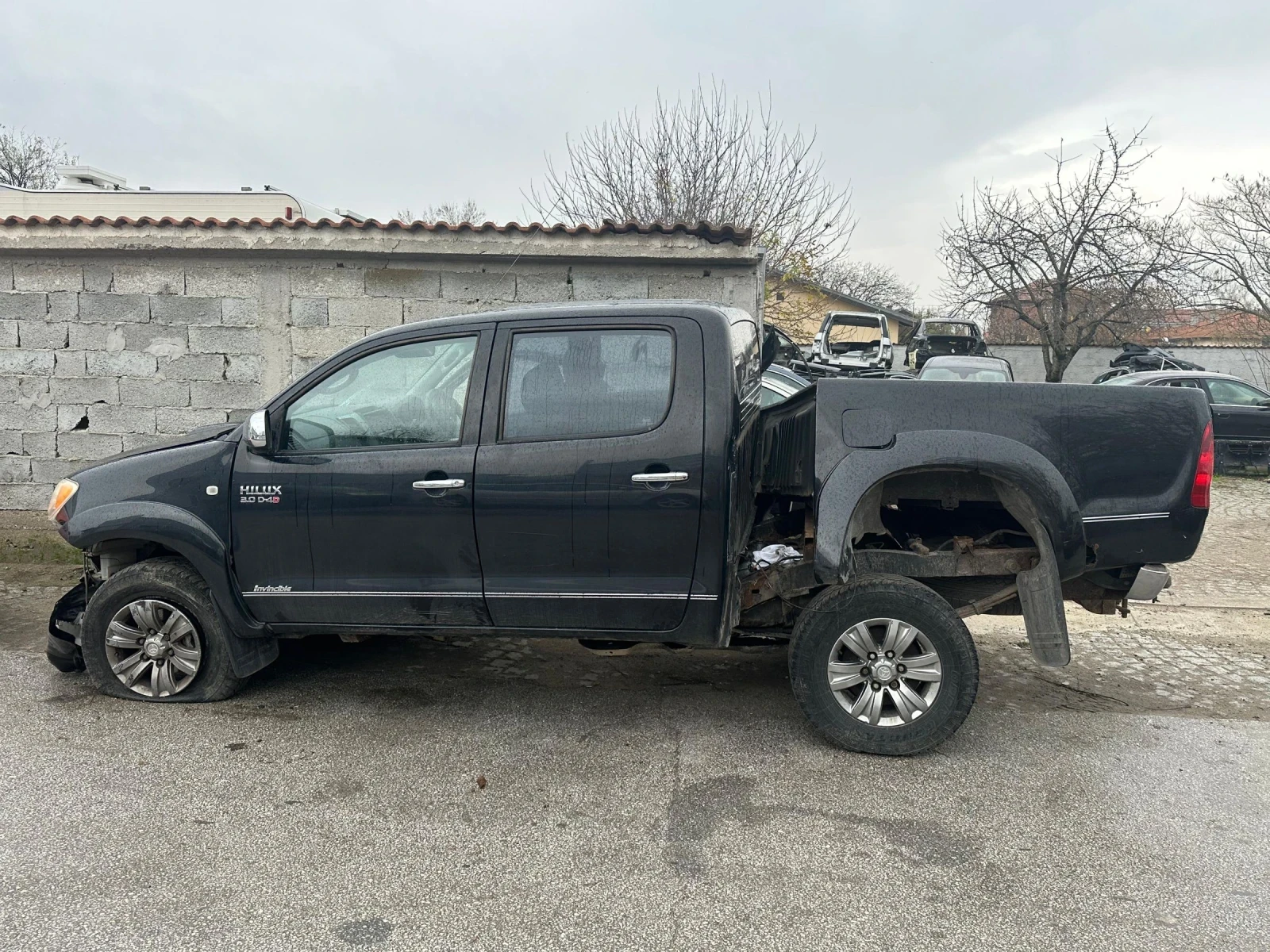 Toyota Hilux 3.0d АВТОМАТ НА ЧАСТИ - изображение 3