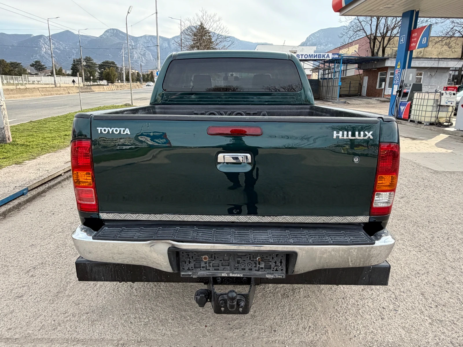 Toyota Hilux 2, 5 D-4D, снимка 5 - Автомобили и джипове - 53776631