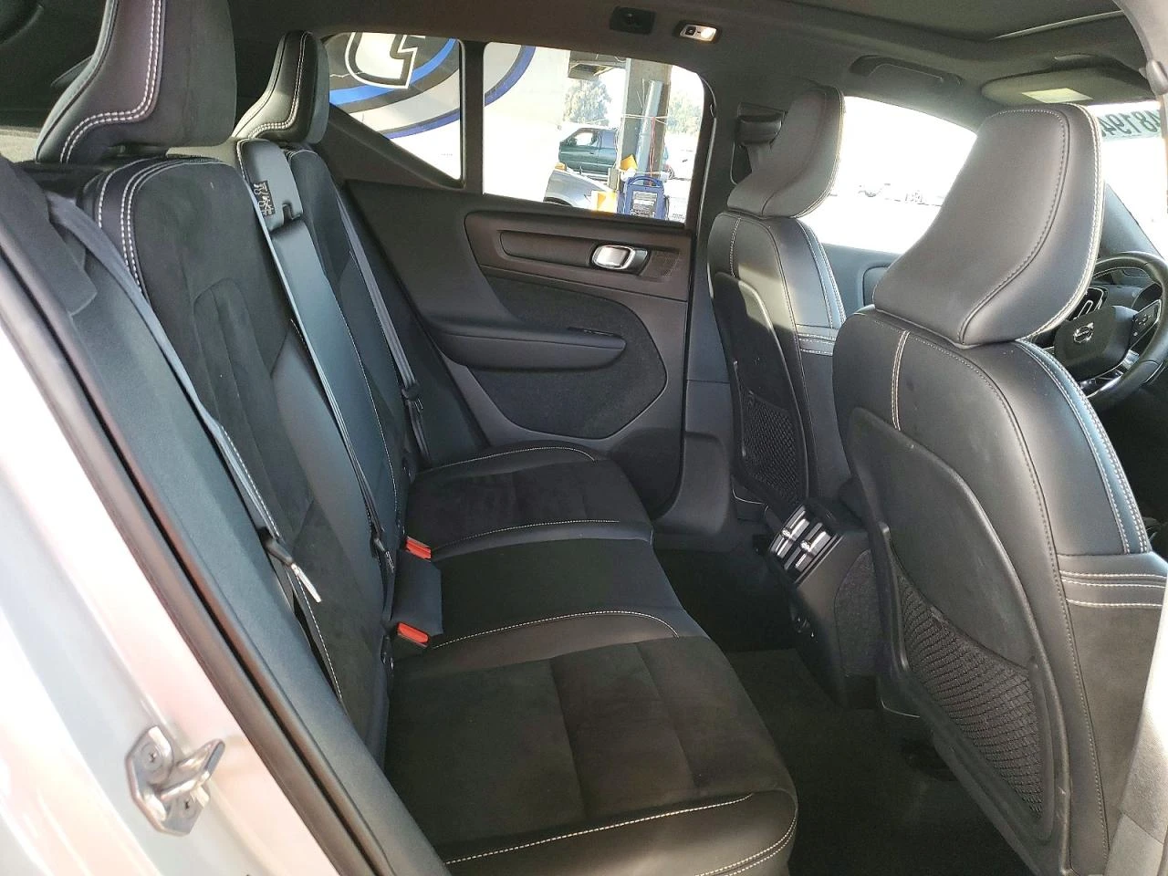 Volvo XC40 T5 R-DESIGN, снимка 8 - Автомобили и джипове - 53825702