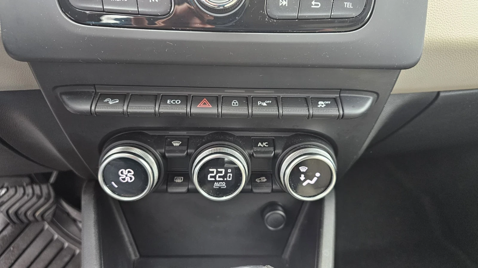 Dacia Duster 2.0i 16V 4x4, снимка 16 - Автомобили и джипове - 53905758