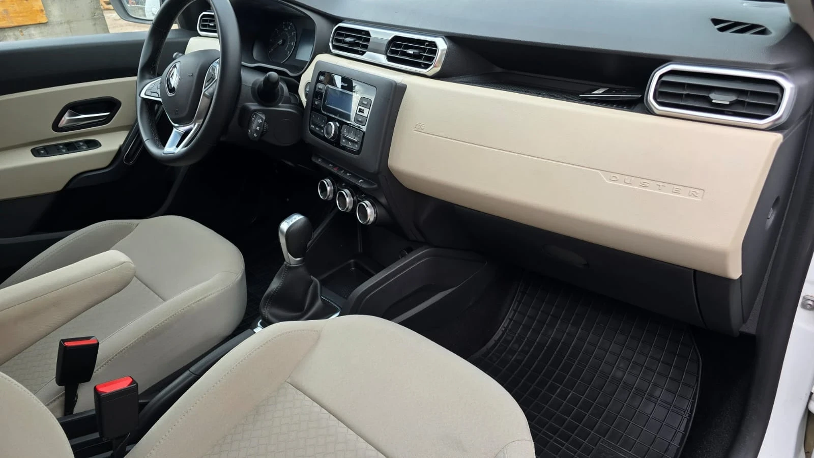 Dacia Duster 2.0i 16V 4x4, снимка 9 - Автомобили и джипове - 53905758