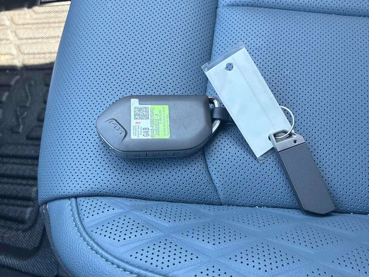 Kia Sorento * SX * PANO* KEYLESS* ПОДГРЕВ* , снимка 10 - Автомобили и джипове - 54321209