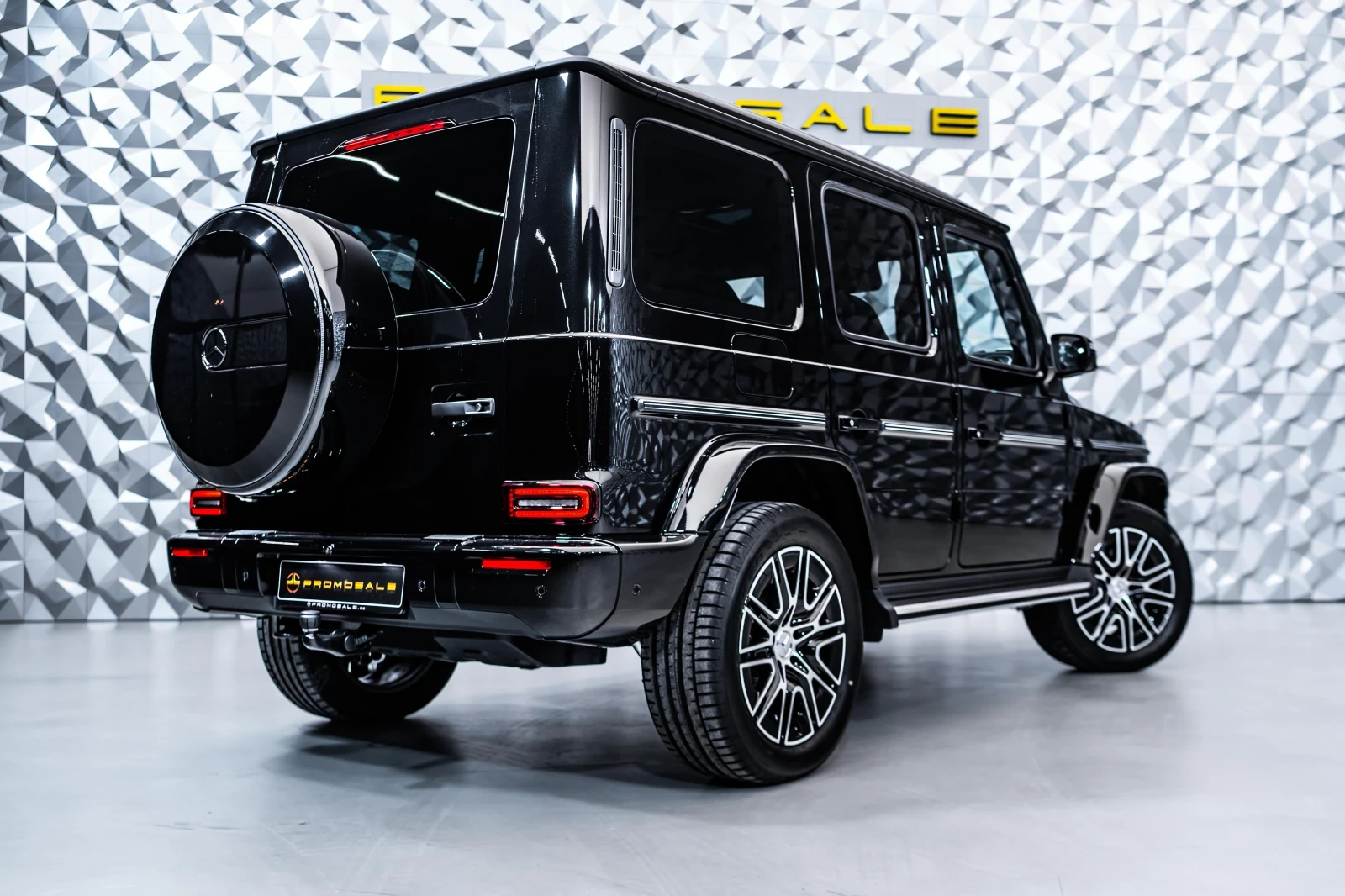 Mercedes-Benz G 450 d 4M AMG Night Pano Burm, снимка 5 - Автомобили и джипове - 54609594
