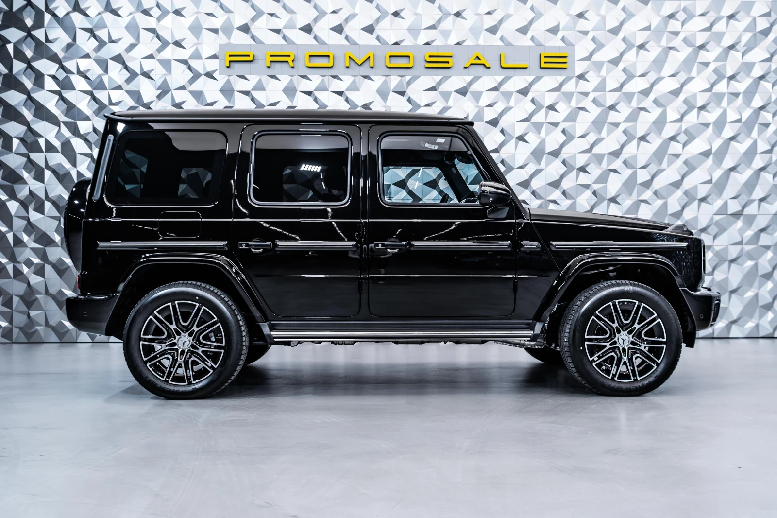 Mercedes-Benz G 450 d 4M AMG Night Pano Burm, снимка 6 - Автомобили и джипове - 54609594