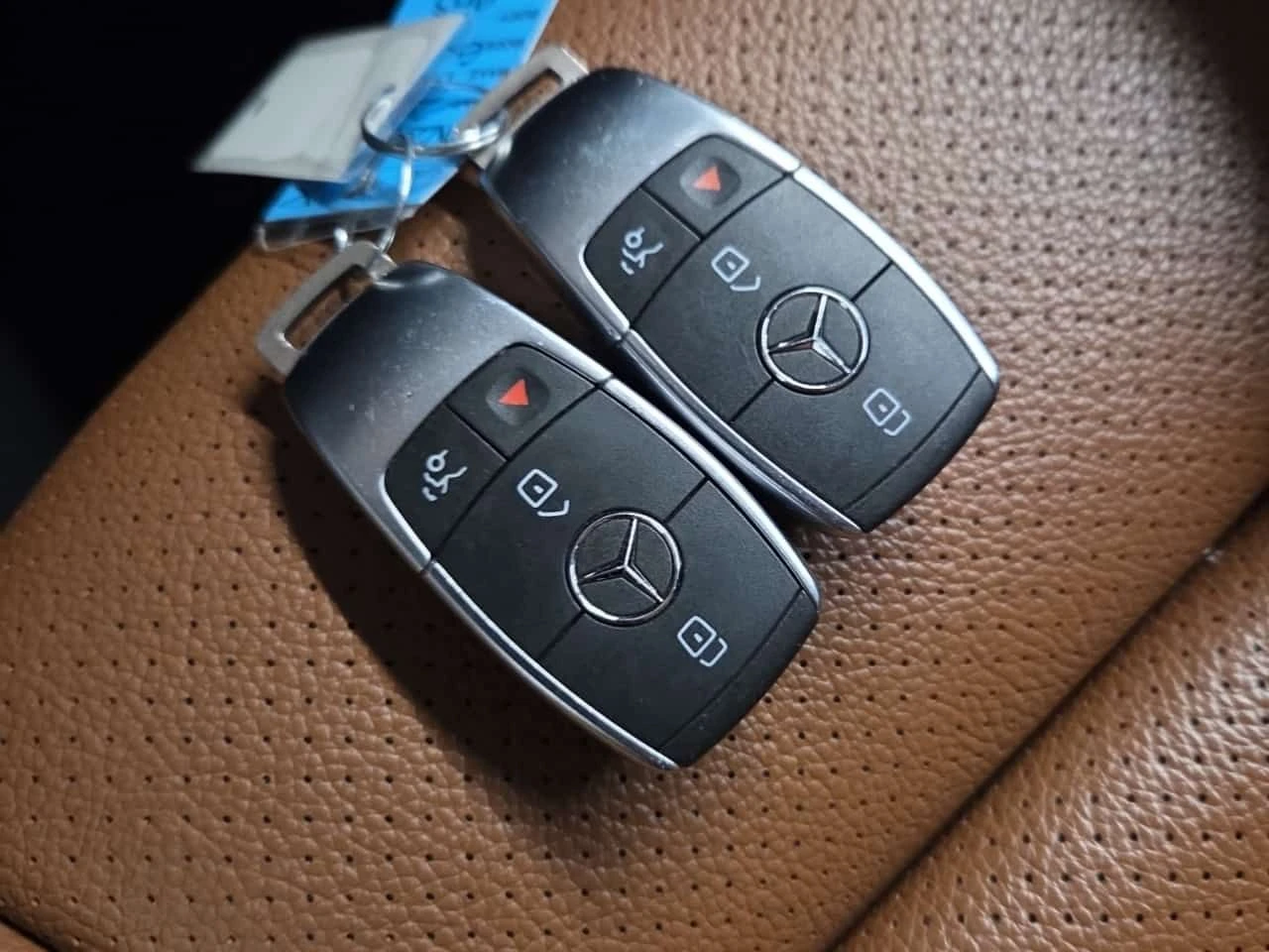 Mercedes-Benz GLC 300 * CARFAX *  АВТОКРЕДИТ БЕЗ ПЪРВОНАЧАЛНА ВНОСКА, снимка 9 - Автомобили и джипове - 54739525