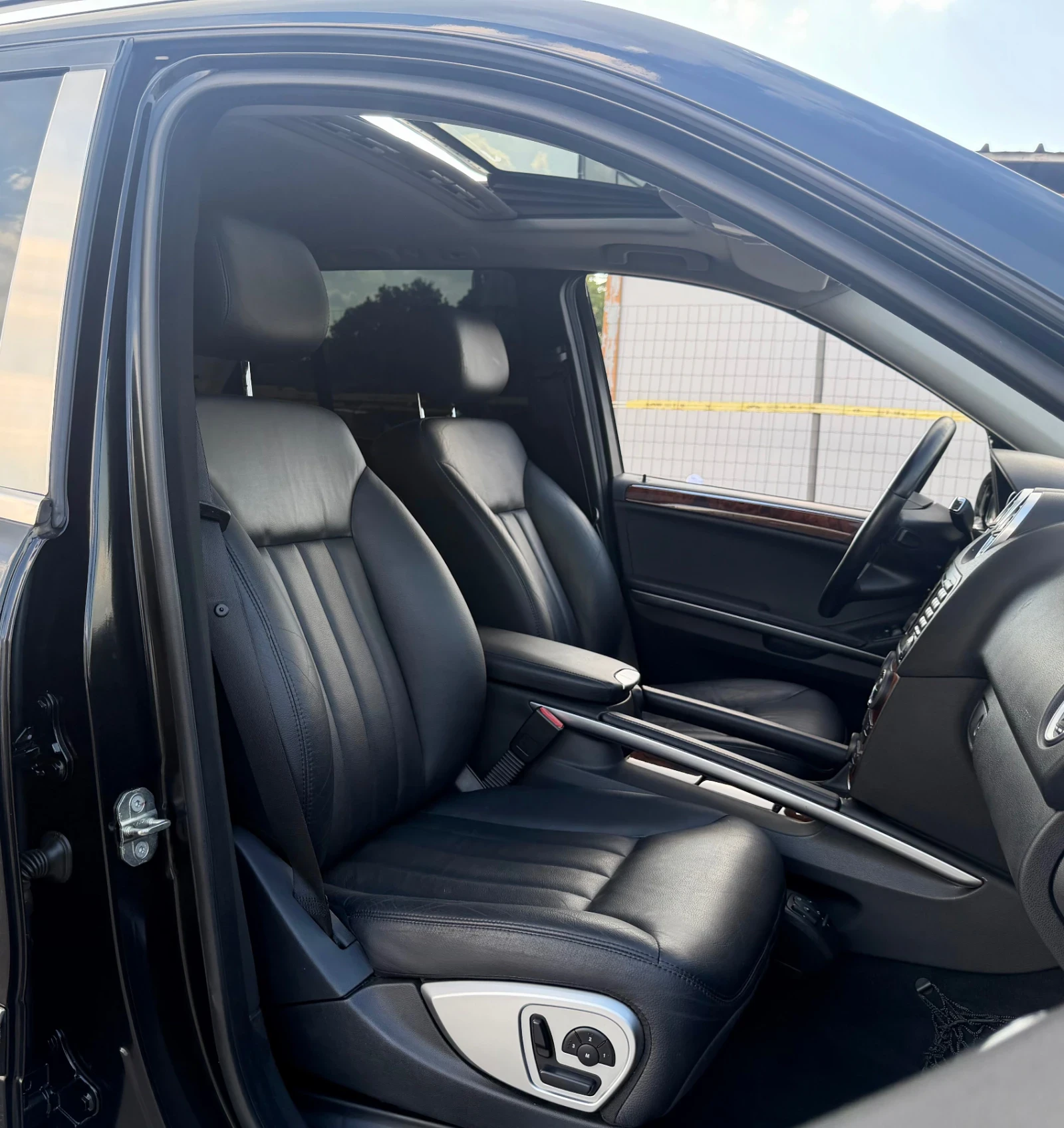 Mercedes-Benz ML 500 AMG PAKET Car Play Като нов 203хил км 306к.с, снимка 9 - Автомобили и джипове - 55062730