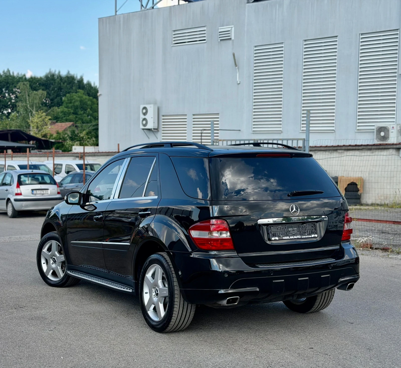 Mercedes-Benz ML 500 AMG PAKET Car Play Като нов 203хил км 306к.с, снимка 3 - Автомобили и джипове - 55062730