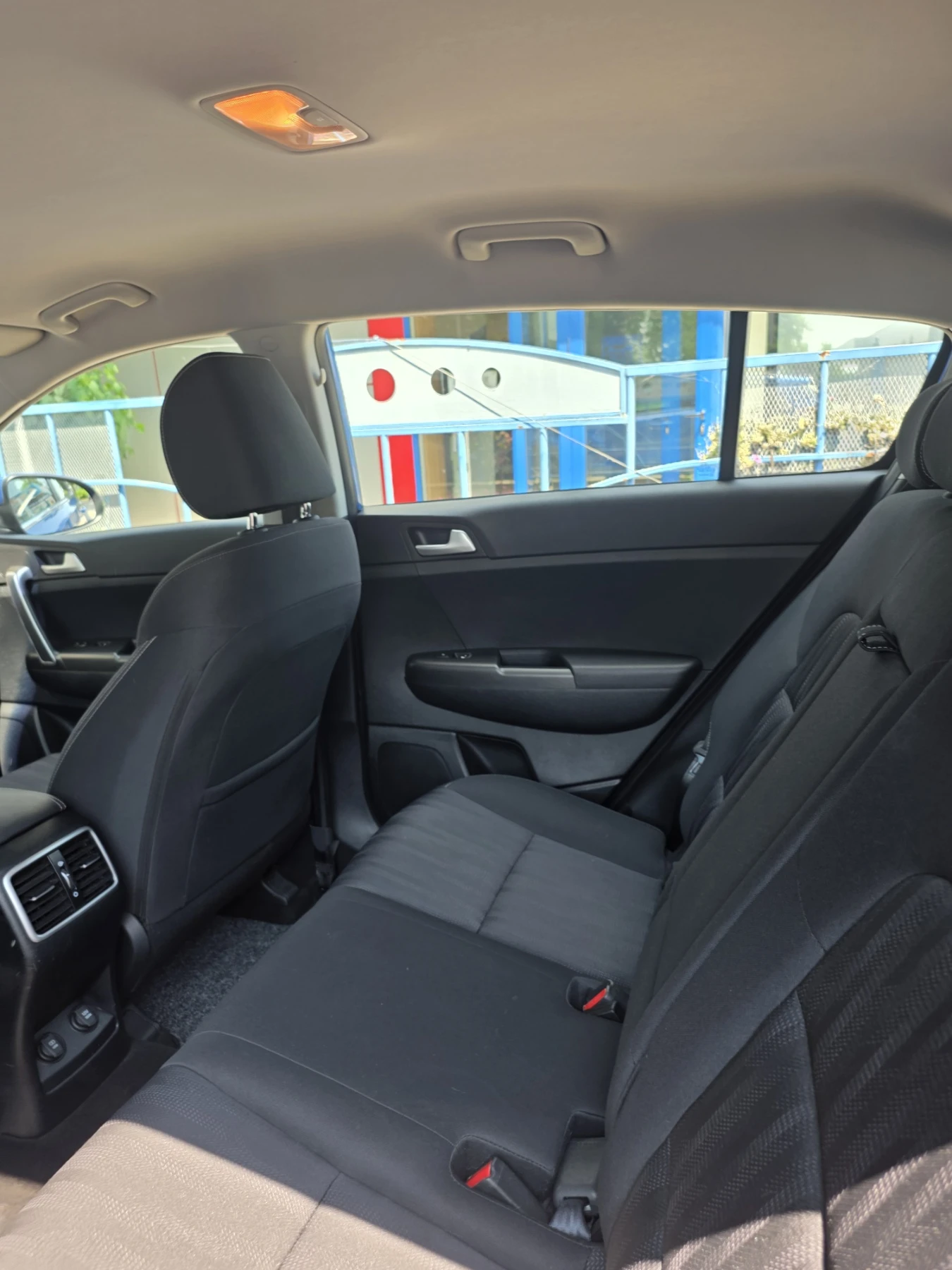 Kia Sportage 1.6 GDI, снимка 6 - Автомобили и джипове - 55179891