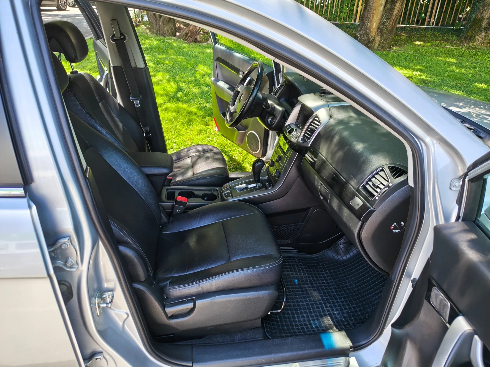 Chevrolet Captiva LTZ 2.2 Diesel, снимка 10 - Автомобили и джипове - 55422174