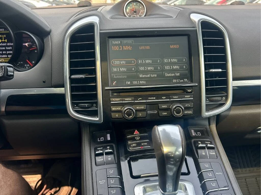 Porsche Cayenne AWD* PANORAMA* ПОДГРЕВ* КАМЕРА* КРАЙНА ЦЕНА* , снимка 11 - Автомобили и джипове - 55434409