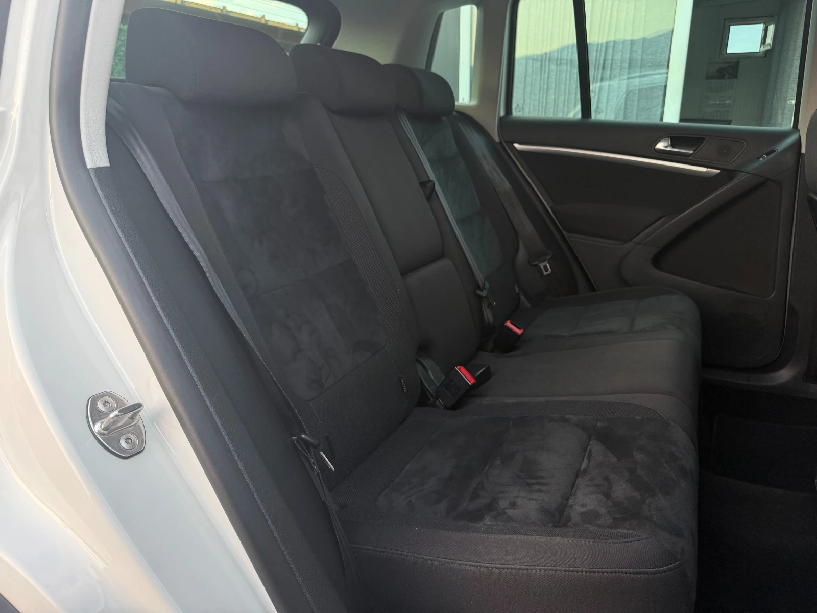 VW Tiguan 2.0TDI-4X4-164000 км., снимка 9 - Автомобили и джипове - 55593161