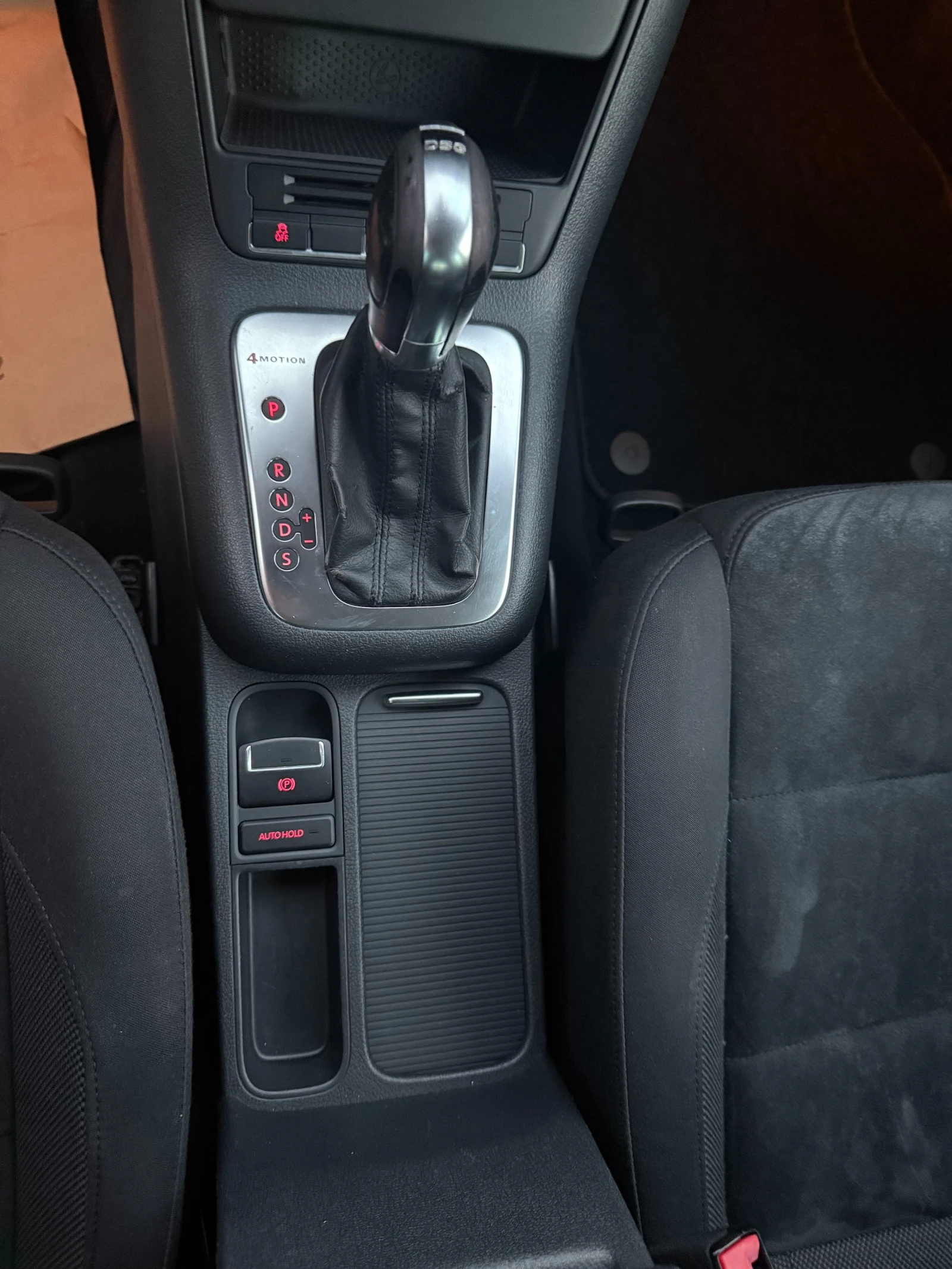 VW Tiguan 2.0TDI-4X4-164000 км., снимка 14 - Автомобили и джипове - 55593161
