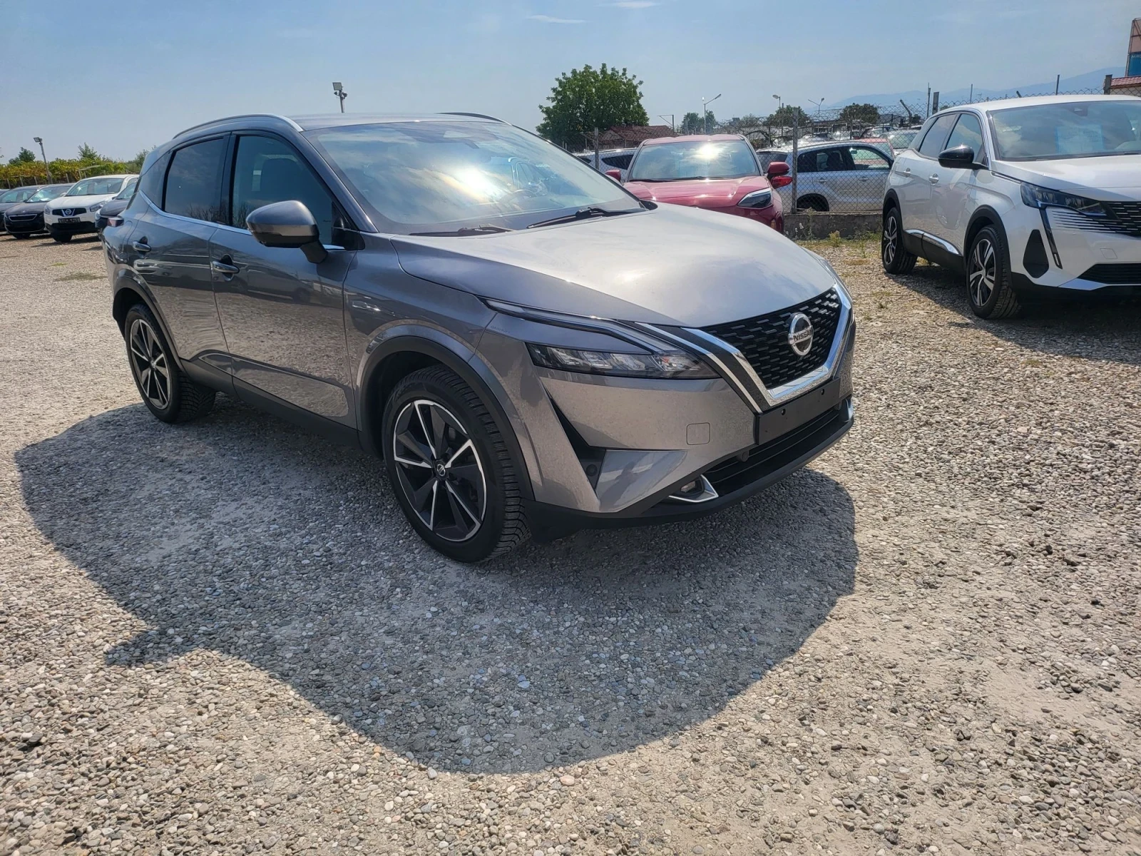 Nissan Qashqai 1.3 MILD Hybrid ACENTA. 360 Kamera.Navi.Led, снимка 4 - Автомобили и джипове - 55698661