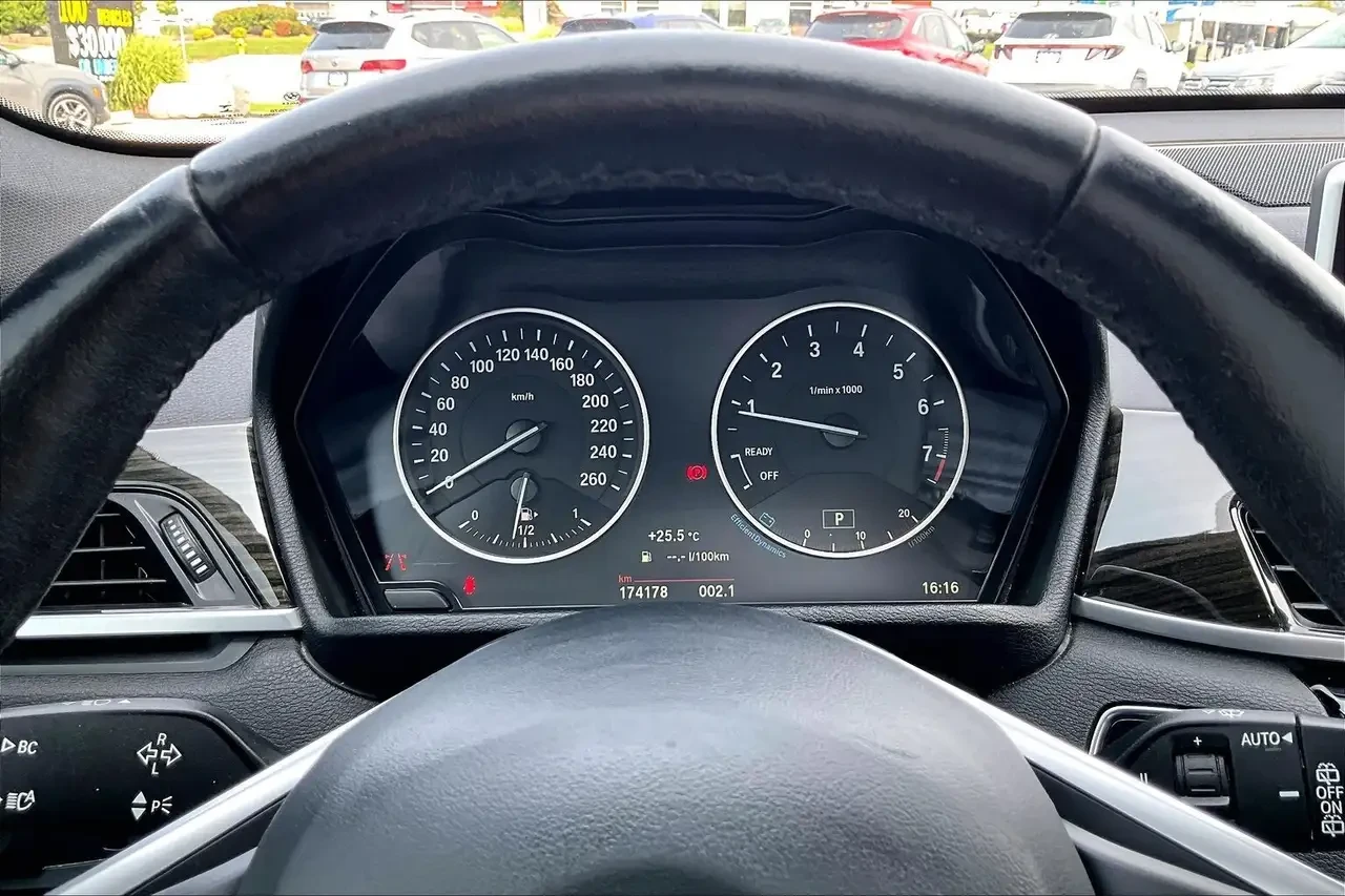 BMW X1, снимка 11 - Автомобили и джипове - 56226876