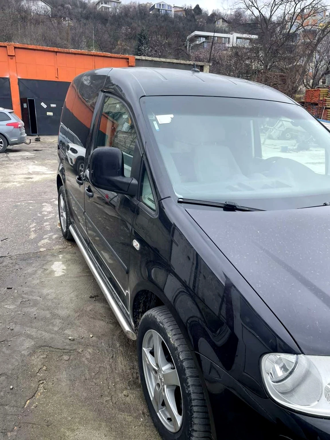 VW Caddy 1.9 TDI 105 к.с. Automatic, снимка 2 - Бусове и автобуси - 55712909