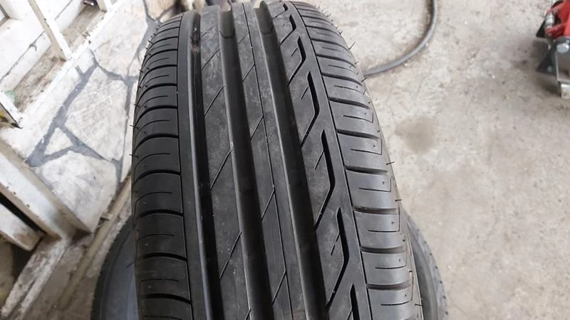 Гуми Летни 195/65R15, снимка 1 - Гуми и джанти - 28490089