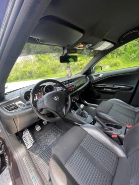 Alfa Romeo Giulietta Quadrifoglio, снимка 13