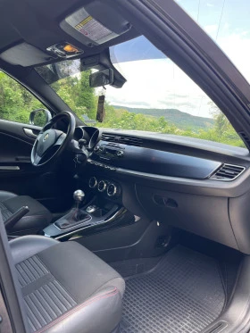 Alfa Romeo Giulietta Quadrifoglio, снимка 11