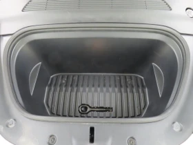 Tesla Model Y Standard Range, снимка 11