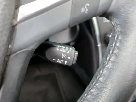 Toyota Camry HYBRID XLE, снимка 17