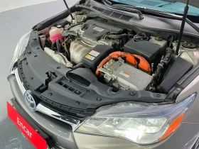 Toyota Camry HYBRID XLE, снимка 6