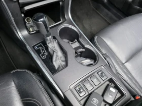 Toyota Camry HYBRID XLE, снимка 9