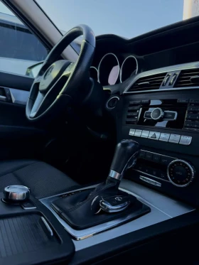 Mercedes-Benz C 200, снимка 10