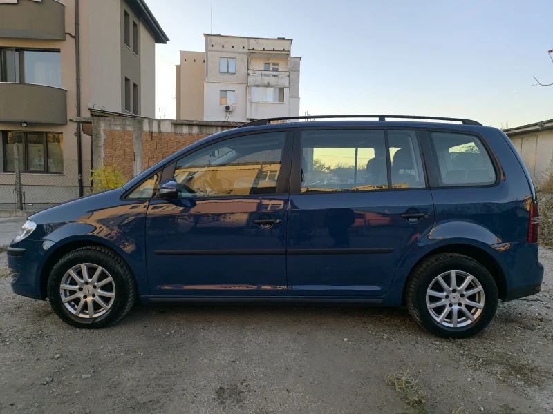 VW Touran 1.9 TDI/7 МЕСТА/6 СКОРОСТИ/FACELIFT, снимка 8 - Автомобили и джипове - 48206392