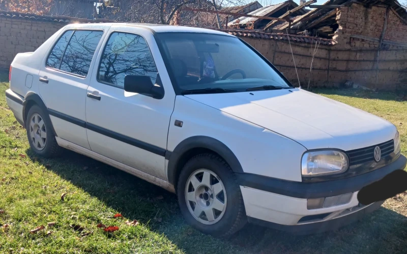 VW Vento, снимка 2 - Автомобили и джипове - 48215527