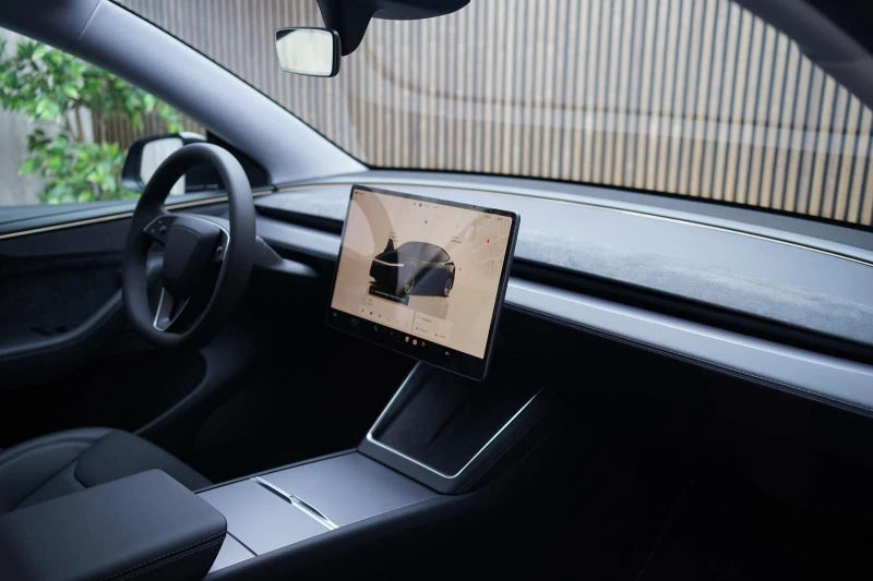 Tesla Model Y LR LAUNCH SERIES PANO NAVI 360 CAMERA , снимка 9 - Автомобили и джипове - 51508550