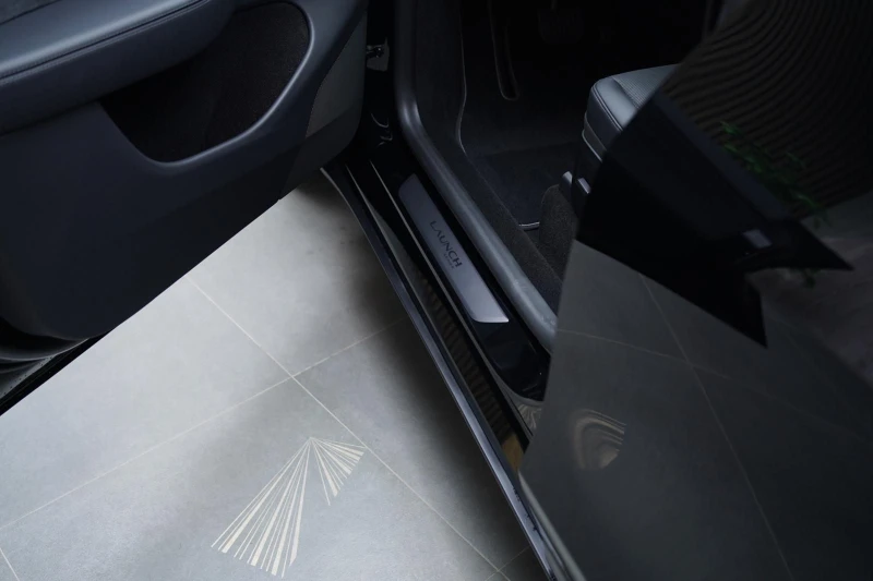 Tesla Model Y LR LAUNCH SERIES PANO NAVI 360 CAMERA , снимка 11 - Автомобили и джипове - 51508550