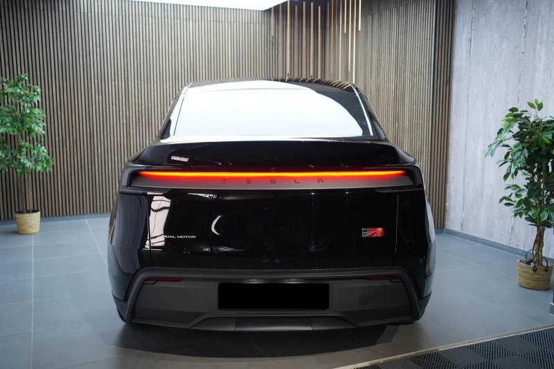 Tesla Model Y LR LAUNCH SERIES PANO NAVI 360 CAMERA , снимка 4 - Автомобили и джипове - 51508550