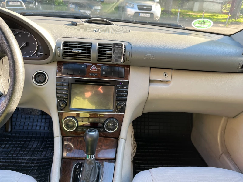 Mercedes-Benz C 200 2.2, снимка 7 - Автомобили и джипове - 53181920
