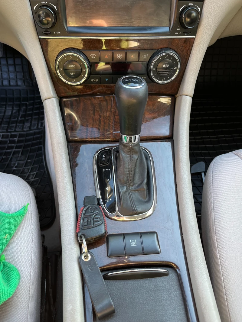 Mercedes-Benz C 200 2.2, снимка 8 - Автомобили и джипове - 53181920