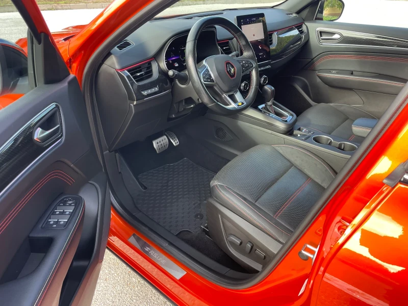 Renault Arkana 1.3TCE 158к.с. RS-LINE FULL, снимка 11 - Автомобили и джипове - 52542349