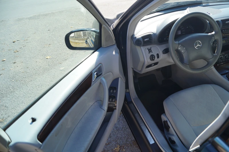 Mercedes-Benz C 200 kompressor ГАЗ, снимка 10 - Автомобили и джипове - 52583842