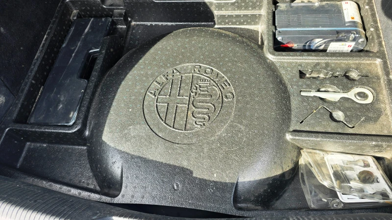 Alfa Romeo Giulietta 1.4 TURBO - E 6B, снимка 15 - Автомобили и джипове - 52709495