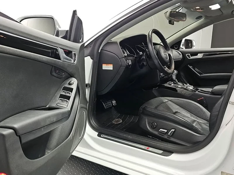 Audi A5 2.0 TDI Quattro, снимка 10 - Автомобили и джипове - 55032161
