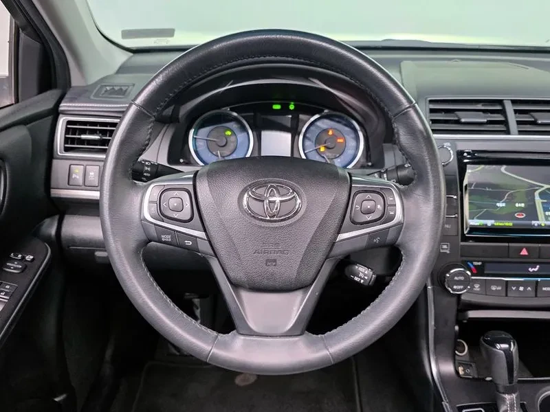 Toyota Camry HYBRID XLE, снимка 13 - Автомобили и джипове - 55047065