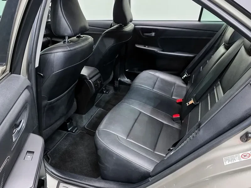 Toyota Camry HYBRID XLE, снимка 12 - Автомобили и джипове - 55047065