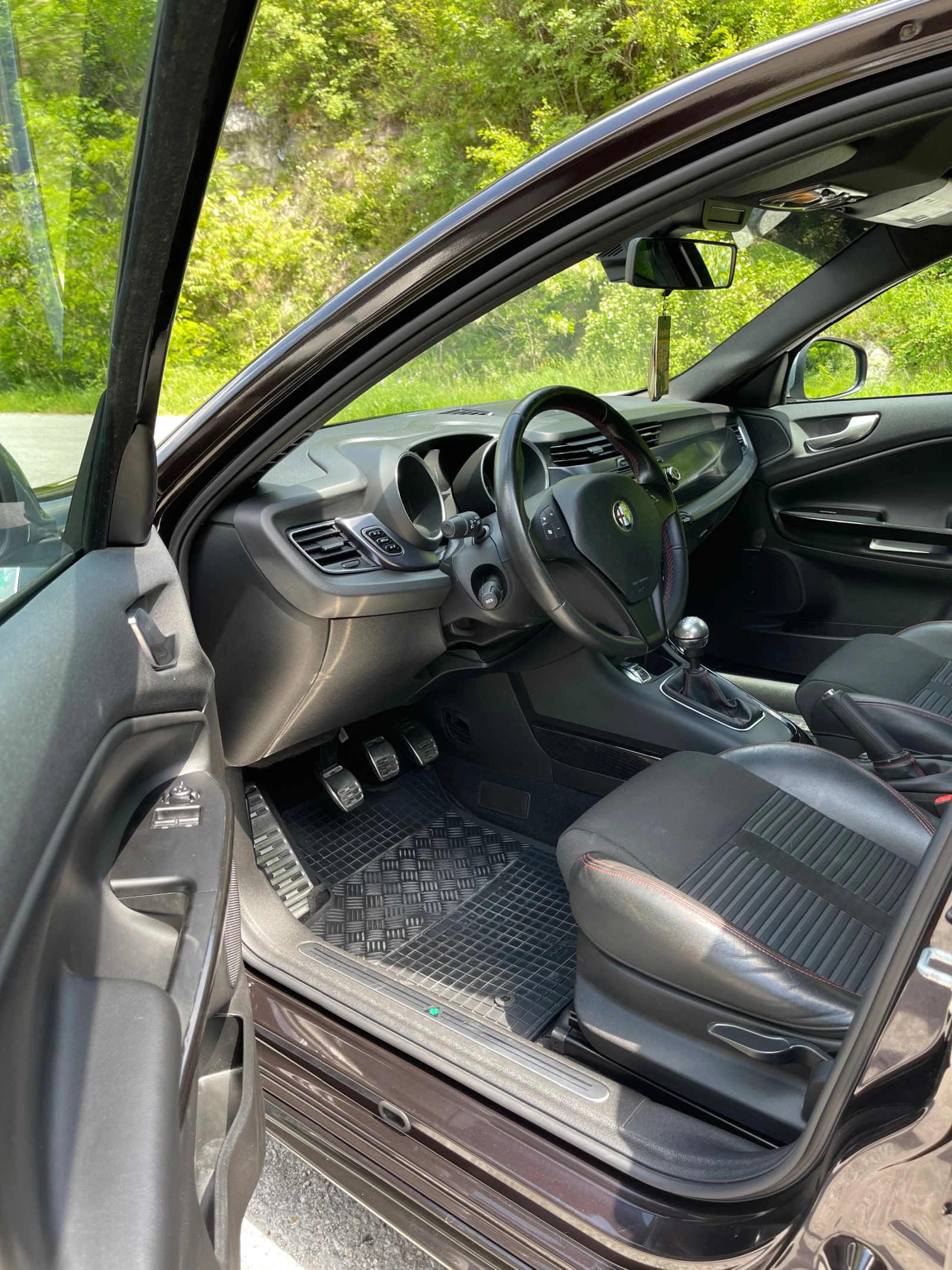 Alfa Romeo Giulietta Quadrifoglio | Mobile.bg   12